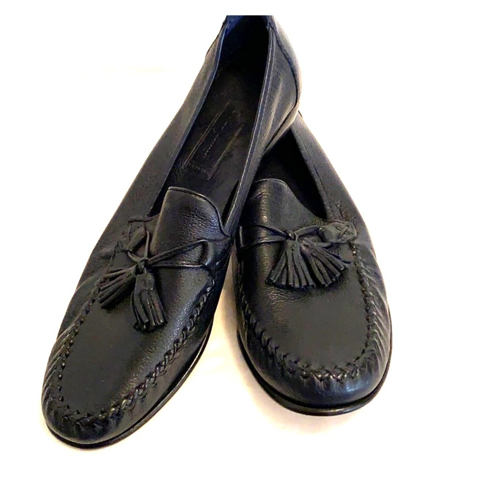 Navy Cole Haan Flats. Never worn. Size 11B